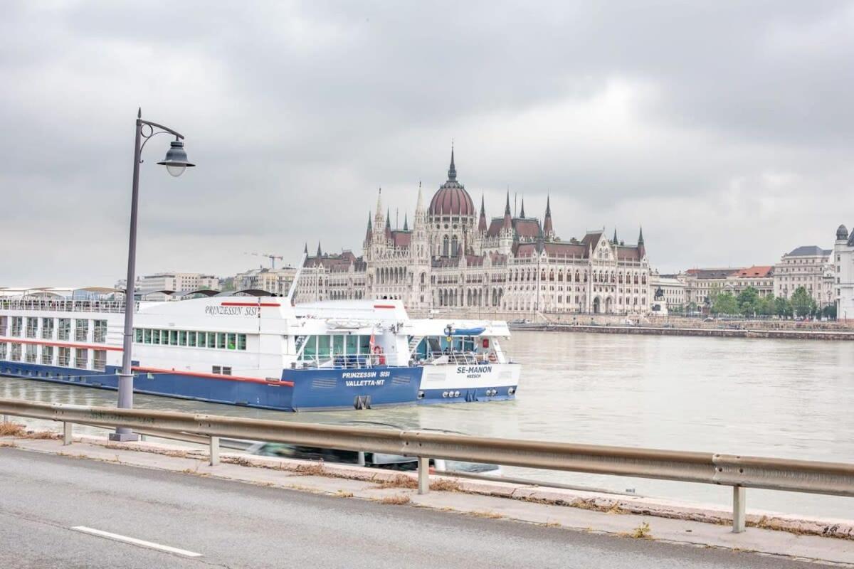 Castle View - New - Romantic Budapest Luaran gambar